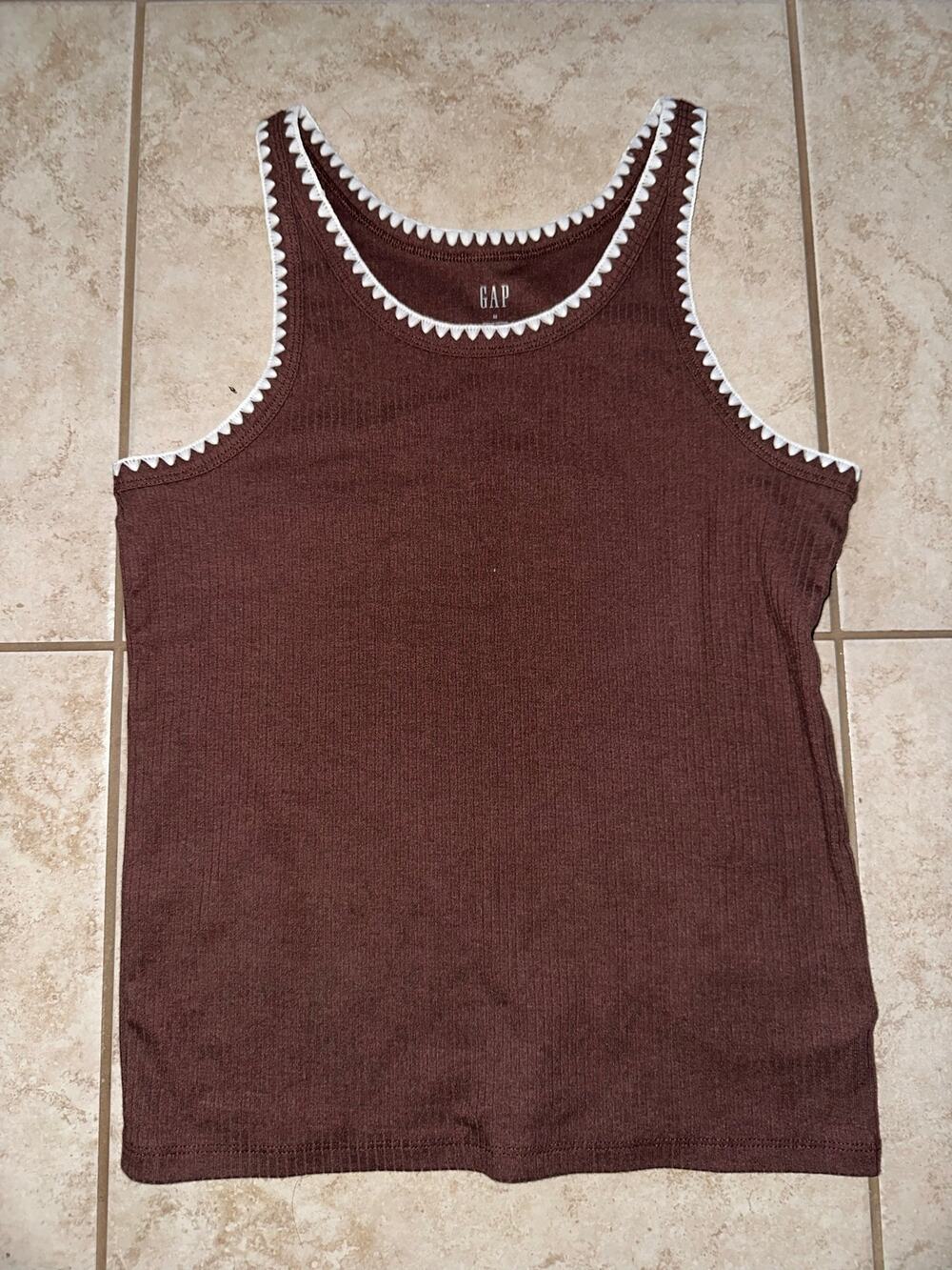 GAP Women’s Brown Ribbed Tank Top Size M White Scalloped Trim